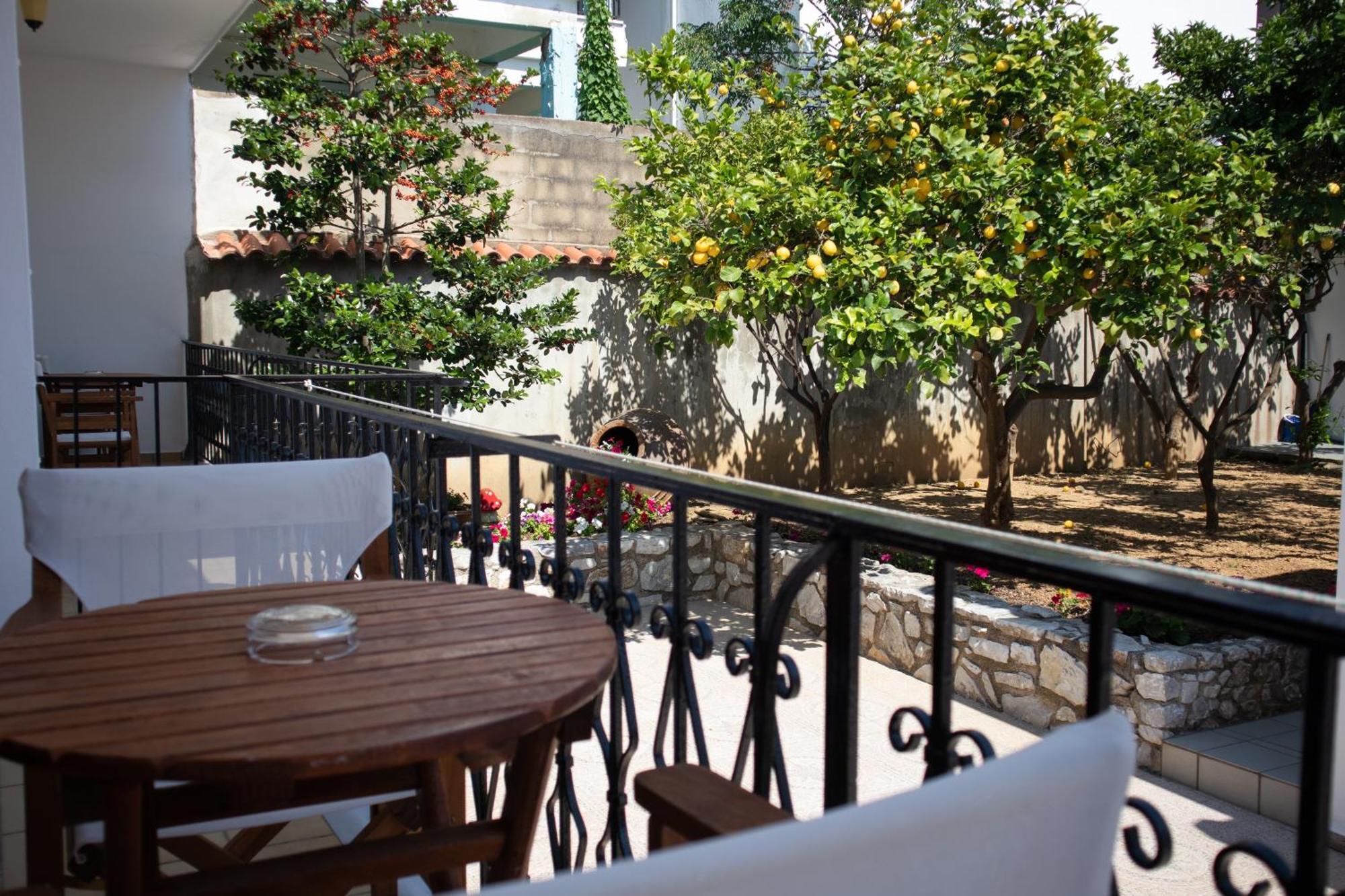 Athanasia Apartments Skiathos Town Exterior foto